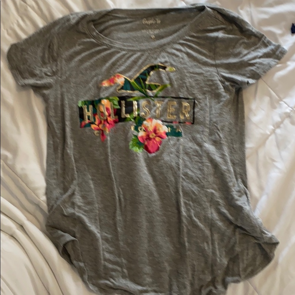 hollister graphic tee
